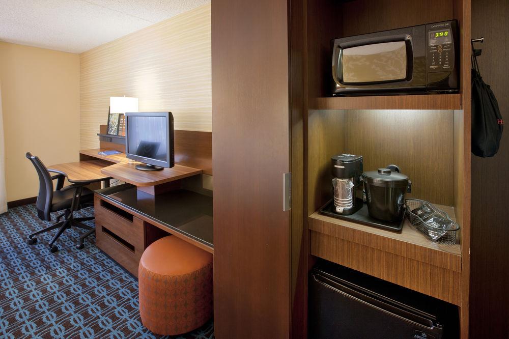 Fairfield Inn By Marriott East Rutherford Meadowlands Екстериор снимка
